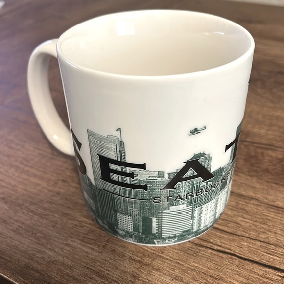 Starbucks 16oz 2005 Seattle Skyline Series One Coffee Mug - Picture 1 of 6